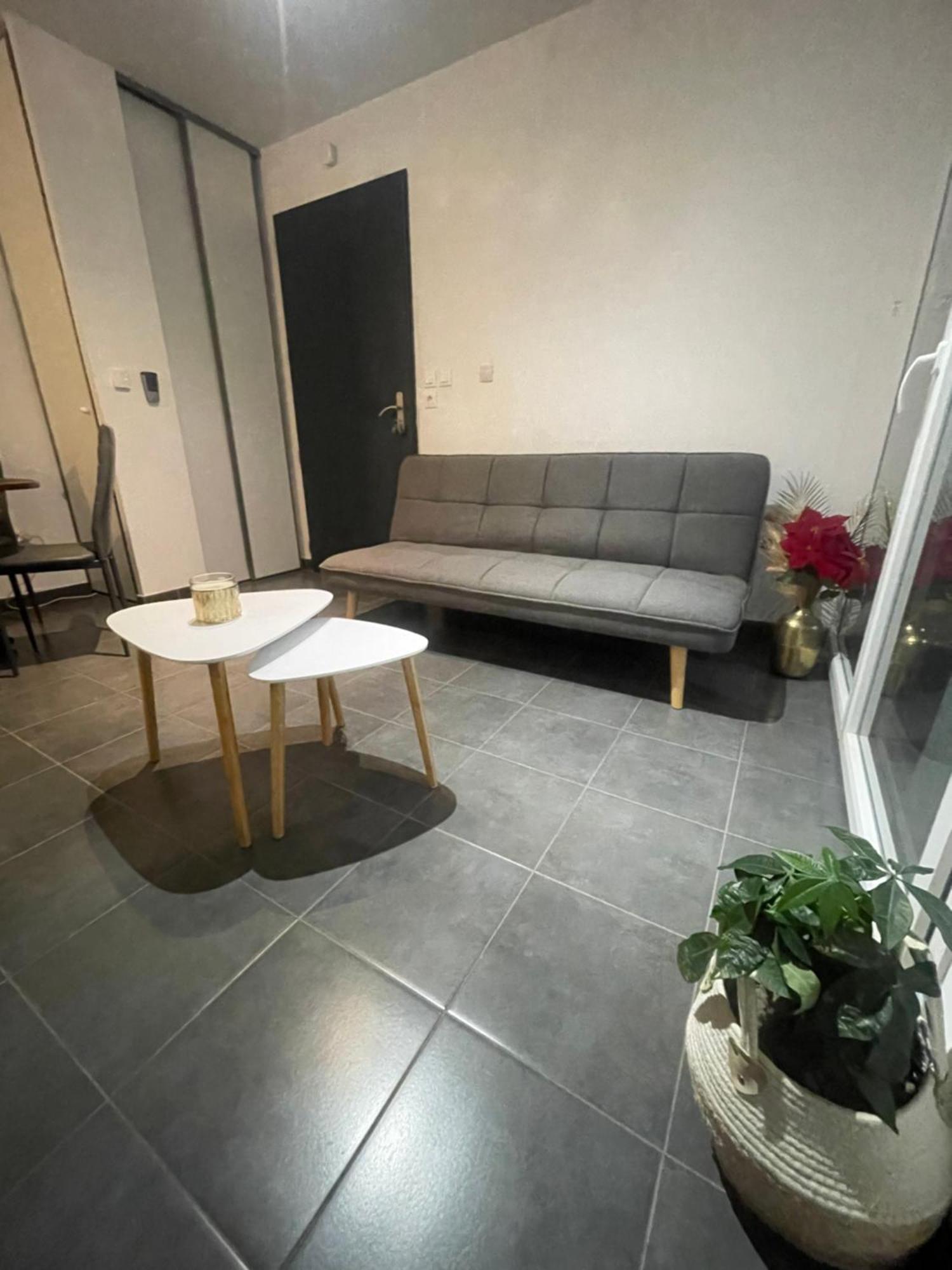 Appartement F2 Neuf Mauguio Luaran gambar